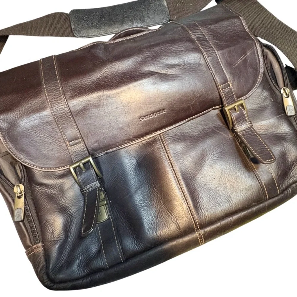 Samsonite Colombian Leather Flapover Laptop Case travel brown classic